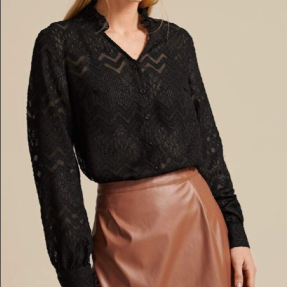 Black Sheer Top  size medium long sleeve NWOT